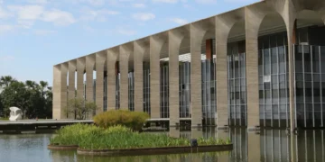 Governo paraguaio convoca embaixador do Brasil