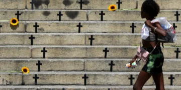 Mortes violentas caem 8,2% no país em 2025; feminicídios aumentam 4%