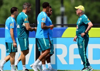 Brasil inicia preparação para oitavas da Copa contra Noruega