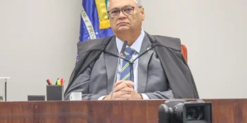 Dino determina afastamento do presidente do TCE do Maranhão