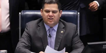 Governo pede a Alcolumbre que instale comissão sobre MP das Blusinhas