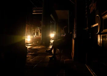 Cuba volta a ficar no escuro com colapso de rede elétrica
