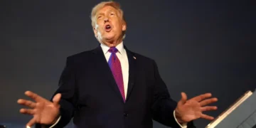 Trump adverte sobre consequências para países que apoiem Irã