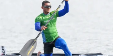Isaquias Queiroz é campeão mundial no C1 500m na Polônia