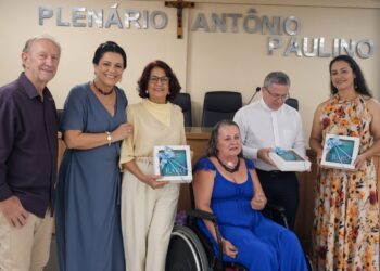 Livro que nasceu do silêncio de Godóia é lançado na Câmara de Montanha