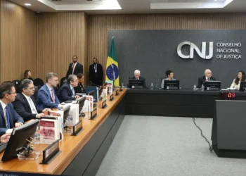 CNJ afasta ex-juíza da Lava Jato por dois anos