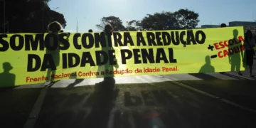 Pediatras se manifestam contrários à redução da maioridade penal