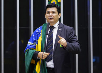 TSE derruba liminar e Gilvan da Federal volta a ficar inelegível