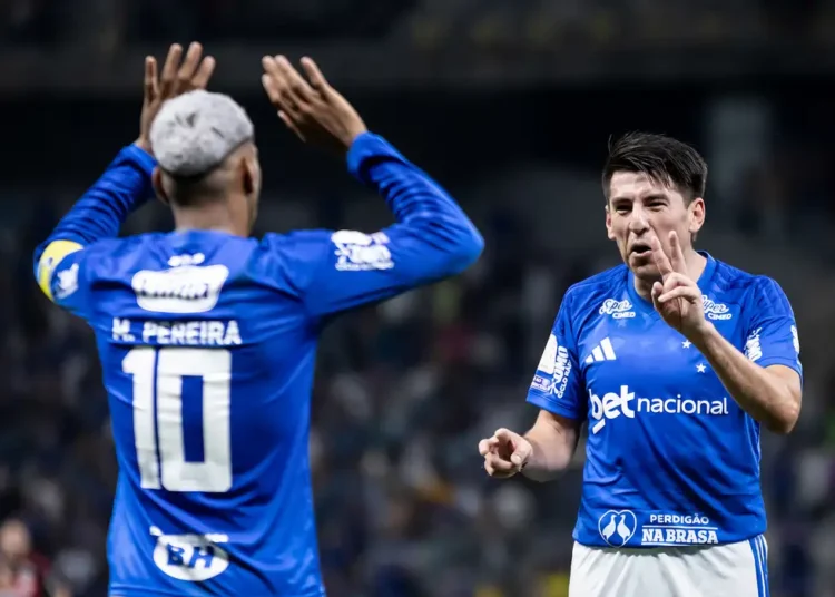 Cruzeiro vence Flamengo e Palmeiras agradece no Brasileirão