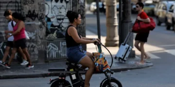 Fenômeno das bikes elétricas é tema do Caminhos da Reportagem