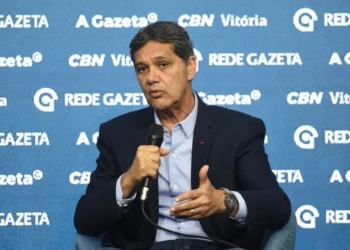 Ferraço diz ser contra a escala 6×1, mas defende transição negociada