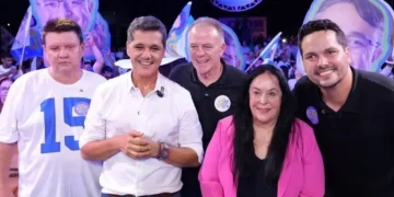 MDB lota casa de shows em Cariacica e oficializa Ricardo Ferraço e Rose de Freitas rumo às urnas