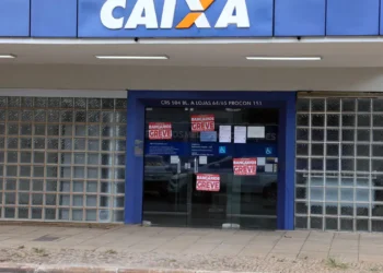 Caixa entra em greve nacional; BB tem paralisação parcial