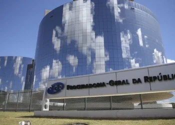 PGR deve se manifestar sobre supostas conversas entre Vorcaro e Moraes