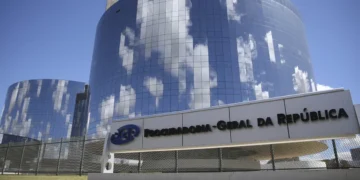 PGR deve se manifestar sobre supostas conversas entre Vorcaro e Moraes