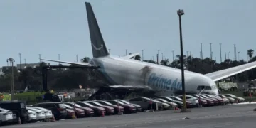 Pelo menos 5 pessoas morrem em acidente com avião de carga em Miami