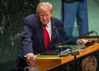 Trump rejeita limitar IA e critica governança global da tecnologia