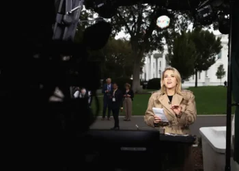 Emissoras de televisão retomam acesso à Casa Branca