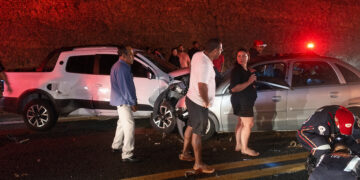 Colisão frontal na BR-101 mata três pessoas em São Mateus na noite do feriado