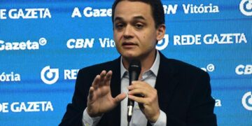 Pazolini promete cortar comissionados e bancar escolas em tempo integral com a economia