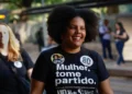 Samara Martins propõe dobrar salário mínimo e instituir escala 4×3