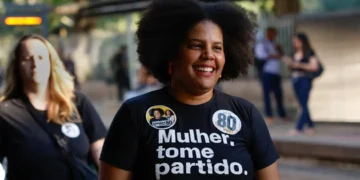 Samara Martins propõe dobrar salário mínimo e instituir escala 4×3