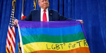 Trump revoga norma que protegia alunos LGBTI de discriminação sexual