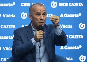 Hélder Salomão promete tarifa zero gradual no Transcol e câmeras em todos os policiais