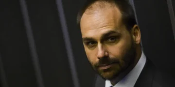 STF condena Eduardo Bolsonaro por difamar deputada Tábata Amaral