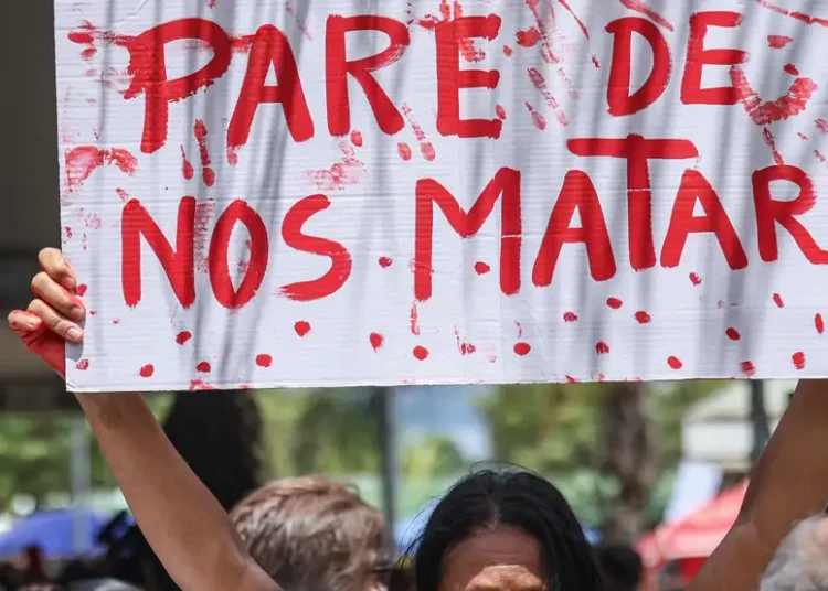 Entidades denunciam agressões às mulheres que disputam cargos