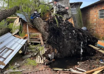 Sobe para quatro o número de mortos em decorrência dos temporais no RS