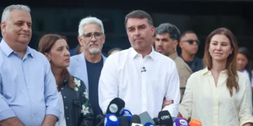 STF nega ter ordenado buscas em endereços de Flávio Bolsonaro
