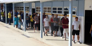 Zanin prorroga votação até as 19h em todo o país após denúncias de falta de transporte público