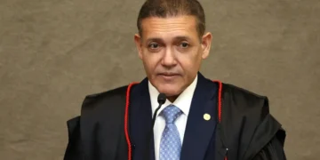 Kassio pede à PGR parecer sobre revisão da pena de Bolsonaro