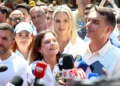 Flávio Bolsonaro faz ato no Rio ao lado de Douglas Ruas