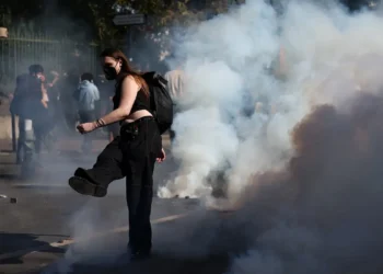 França prevê cerca de 500 escolas fechadas nesta segunda-feira