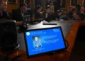 Belga que descobriu menor partícula do universo recebe Nobel de Física