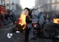 França quer impor toques de recolher após fim de semana com tumultos