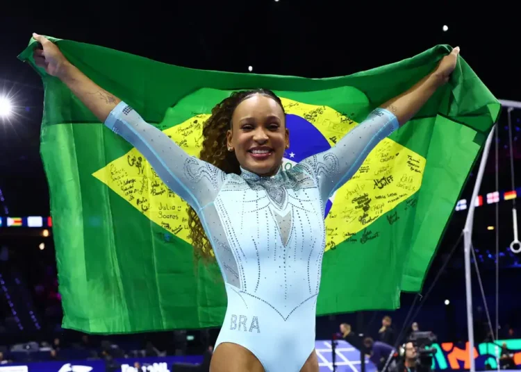 Rebeca Andrade conquista o tri no Mundial de Ginástica na Holanda