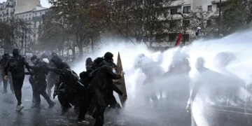 Grupos de protesto e sindicatos na França convocam novas manifestações