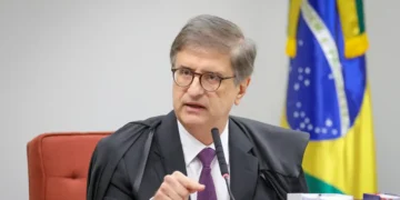 PGR não vê abuso de André Mendonça em investigação contra Moraes