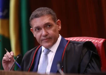 Kassio atende Flávio e suspende propaganda do PT que cita caso Master
