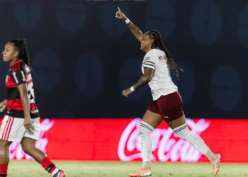 Fluminense vence Flamengo e abre vantagem na Copa do Brasil Feminina