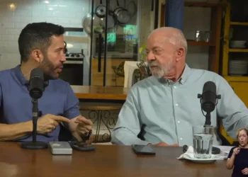 Lula participa de live do “exército” e estimula ida de idosos às urnas