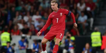 CR7 é suspenso por 30 dias por ter deixado concentração de Portugal