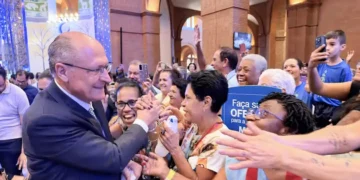 Em Aparecida, Alckmin pede isenção da Justiça Eleitoral