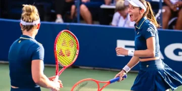 De olho na liderança: dupla de Stefani vence estreia no WTA de Wuhan