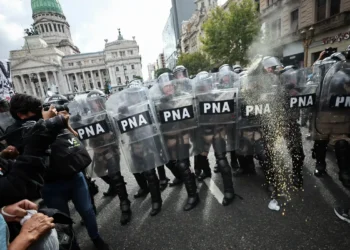Ajuste de Milei reduz número de novos aposentados em 53% na Argentina
