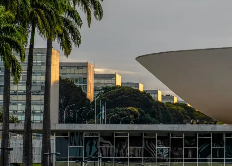 PL e PSOL elegem os cinco deputados federais mais votados