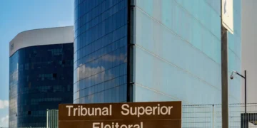 Condenado por lesão corporal contra mulher fica inelegível, decide TSE